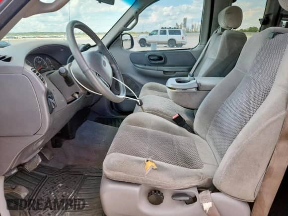 2001 Ford F-150 XL с VIN 1FTZX07241KC10908, выставлен на аукционе Copart как лот 80741335 с пробегом 227 996 миль миль и Чистый • Clean title. История ставок и продаж доступна на DreamBid. Изображение 7.