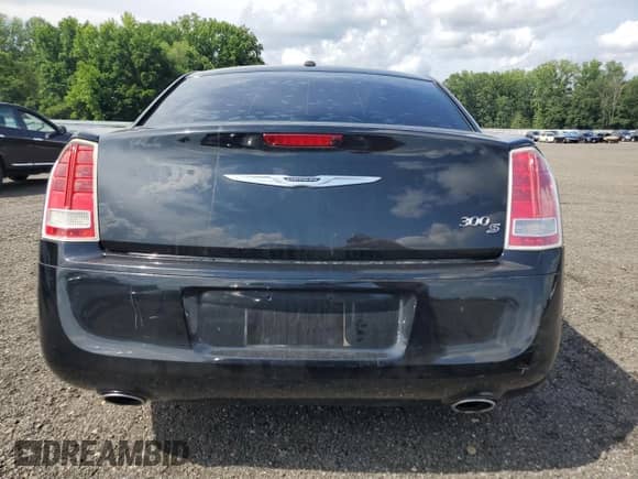 2012 Chrysler 300 S z VIN 2C3CCABG8CH198559, wystawiony jako Copart lot #63822875 z przebiegiem 146 873 mil mil oraz Szkoda całkowita • Salvage title. Historia ofert i sprzedaży dostępna na DreamBid. Obrazek 6.