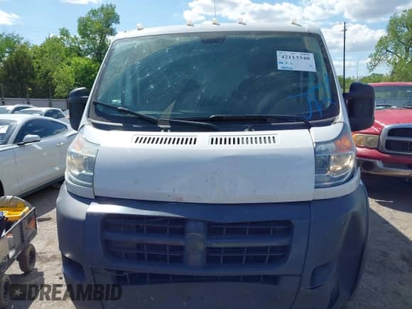 2018 Ram ProMaster Cargo z VIN 3C6TRVAG5JE117326, wystawiony jako IAAI lot #42113340 z przebiegiem 180 561 mil mil oraz . Historia ofert i sprzedaży dostępna na DreamBid. Obrazek 11.