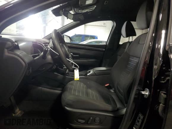 2023 Hyundai Santa Cruz Night Edition с VIN 5NTJCDAF0PH044178, выставлен на аукционе Copart как лот 63587055 с пробегом 24 618 миль миль и Списание • Salvage title. История ставок и продаж доступна на DreamBid. Изображение 7.