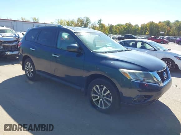 2013 Nissan Pathfinder Platinum with VIN 5N1AR2MN7DC631033, listed as a IAAI auction lot 43351975 with 195,260 mi miles and . Bid and sale history available at DreamBid. Image 1.