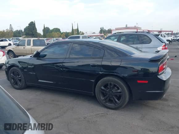 2014 Dodge Charger RT Plus z VIN 2C3CDXDT8EH224185, wystawiony jako IAAI lot #43054871 z przebiegiem 133 917 mil mil oraz . Historia ofert i sprzedaży dostępna na DreamBid. Obrazek 14.