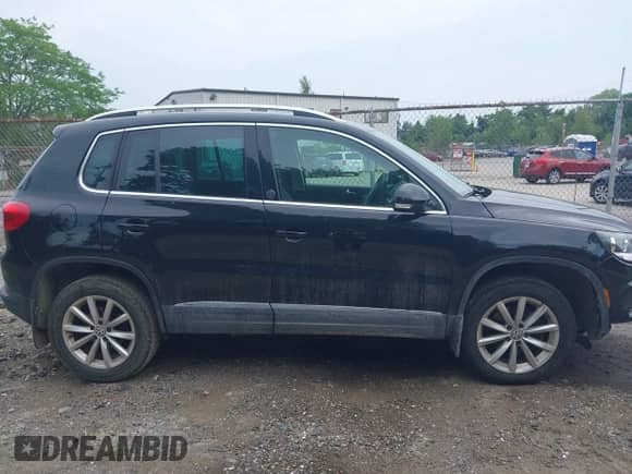 2017 Volkswagen Tiguan Wolfsburg Edition с VIN WVGSV7AX3HK037795, выставлен на аукционе IAAI как лот 42497812 с пробегом 86 211 миль миль и . История ставок и продаж доступна на DreamBid. Изображение 13.