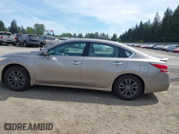 2015 Nissan Altima S z VIN 1N4AL3AP4FN350712, wystawiony jako IAAI lot #42208472 z przebiegiem 70 674 mil mil oraz . Historia ofert i sprzedaży dostępna na DreamBid. Obrazek 14.