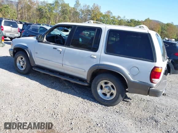 2000 Ford Explorer XLT with VIN 1FMZU63E2YZC67651, listed as a IAAI auction lot 43486658 with 248,518 mi miles and . Bid and sale history available at DreamBid. Image 3.