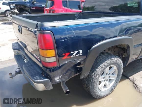 2006 GMC Sierra 1500 SLT with VIN 2GTEK13T461101387, listed as a IAAI auction lot 42113867 with 240,610 mi miles and . Bid and sale history available at DreamBid. Image 18.