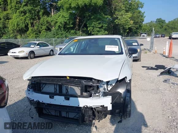 2024 Volvo S60 Core Dark Theme с VIN 7JRL12TK9RG303982, выставлен на аукционе IAAI как лот 42612329 с пробегом 5 618 миль миль и . История ставок и продаж доступна на DreamBid. Изображение 13.