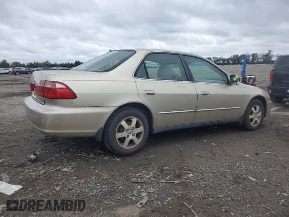 2000 Honda Accord SE with VIN JHMCG6694YC008287, listed as a Copart auction lot 86130575 with 188,593 mi miles and Clean title. Bid and sale history available at DreamBid. Image 3.