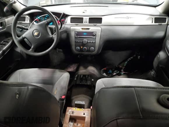 2014 Chevrolet Impala Police Police z VIN 2G1WD5E31E1150315, wystawiony jako Copart lot #45309455 z przebiegiem 110 585 mil mil oraz Nie do naprawy • Non repairable. Historia ofert i sprzedaży dostępna na DreamBid. Obrazek 8.