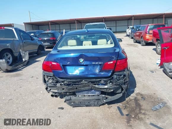 2015 BMW 5 Series 528i с VIN WBA5A5C54FD525083, выставлен на аукционе IAAI как лот 43119802 с пробегом 117 579 миль миль и . История ставок и продаж доступна на DreamBid. Изображение 16.