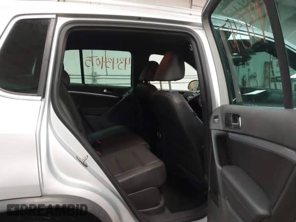 2016 Volkswagen Tiguan SEL with VIN WVGBV7AX0GW073628, listed as a IAAI auction lot 43434075 with 134,208 mi miles and . Bid and sale history available at DreamBid. Image 8.