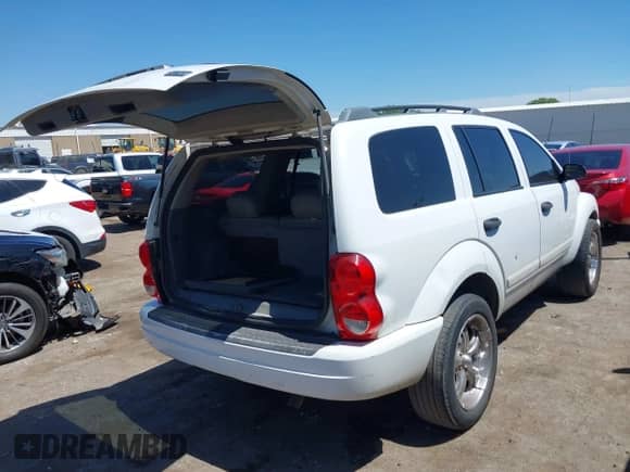 2004 Dodge Durango SLT z VIN 1D4HD48D24F125660, wystawiony jako IAAI lot #42012767 z przebiegiem 217 577 mil mil oraz . Historia ofert i sprzedaży dostępna na DreamBid. Obrazek 4.