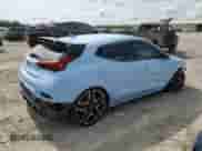 2019 Hyundai Veloster N z VIN KMHT36AHXKU002051, wystawiony jako Copart lot #69142764 z przebiegiem 82 437 mil mil oraz Szkoda całkowita • Salvage title. Historia ofert i sprzedaży dostępna na DreamBid. Obrazek 3.