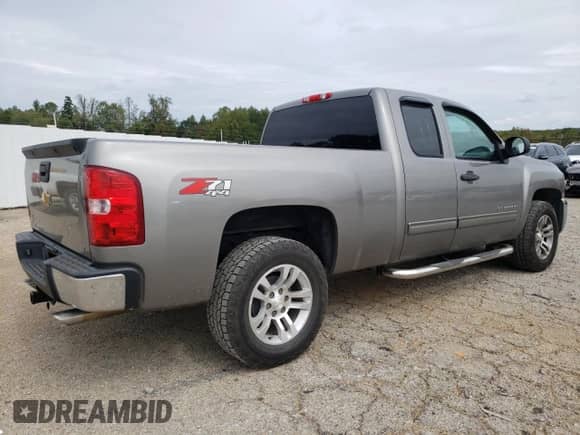 2013 Chevrolet Silverado 1500 LT с VIN 1GCRKSE71DZ112553, выставлен на аукционе Copart как лот 81143855 с пробегом 133 721 миль миль и Списание • Salvage title. История ставок и продаж доступна на DreamBid. Изображение 3.