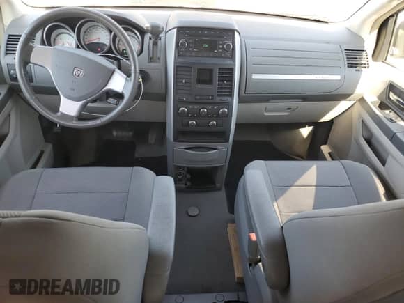 2008 Dodge Grand Caravan SXT with VIN 1D8HN54P18B104457, listed as a Copart auction lot 83810605 with 109,216 mi miles and Salvage title. Bid and sale history available at DreamBid. Image 8.