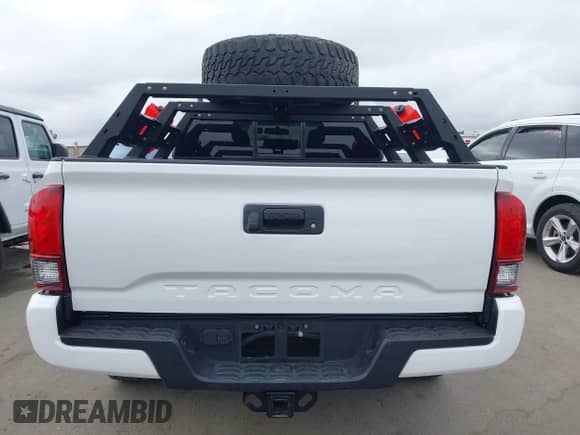 2021 Toyota Tacoma SR z VIN 5TFCZ5AN7MX267045, wystawiony jako IAAI lot #43321000 z przebiegiem 40 992 mil mil oraz . Historia ofert i sprzedaży dostępna na DreamBid. Obrazek 16.