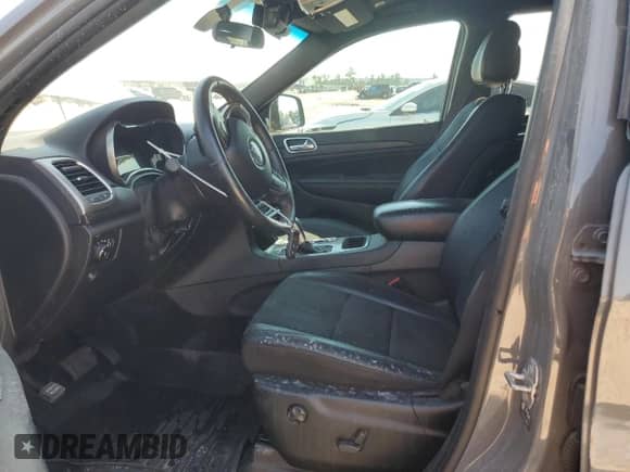 2021 Jeep Grand Cherokee Laredo X z VIN 1C4RJEAG0MC784911, wystawiony jako Copart lot #87283835 z przebiegiem 32 334 mil mil oraz Szkoda całkowita • Salvage title. Historia ofert i sprzedaży dostępna na DreamBid. Obrazek 7.