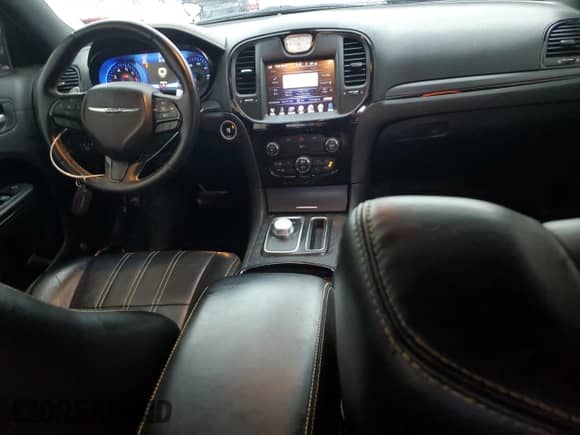 2016 Chrysler 300 S с VIN 2C3CCABG0GH269839, выставлен на аукционе Copart как лот 81214815 с пробегом 107 698 миль миль и Чистый • Clean title. История ставок и продаж доступна на DreamBid. Изображение 8.