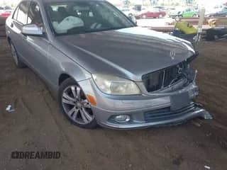 2008 Mercedes-Benz C 300 Sport z VIN WDDGF54X38R015493, wystawiony jako IAAI lot #43001278 z przebiegiem 154 226 mil mil oraz . Historia ofert i sprzedaży dostępna na DreamBid. Obrazek 1.