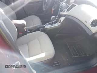 2016 Chevrolet Cruze LT z VIN 1G1PE5SB5G7128997, wystawiony jako IAAI lot #43467435 z przebiegiem 120 833 mil mil oraz . Historia ofert i sprzedaży dostępna na DreamBid. Obrazek 5.