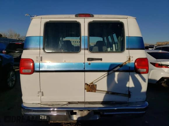 1995 Dodge Cargo with VIN 2B7HB21Y3SK503648, listed as a Copart auction lot 83202054 with 172,267 mi miles and Clean title. Bid and sale history available at DreamBid. Image 6.