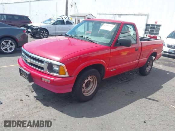 1994 Chevrolet S-10 с VIN 1GCCS1443R8177618, выставлен на аукционе IAAI как лот 42405381 с пробегом 140 254 миль миль и . История ставок и продаж доступна на DreamBid. Изображение 2.