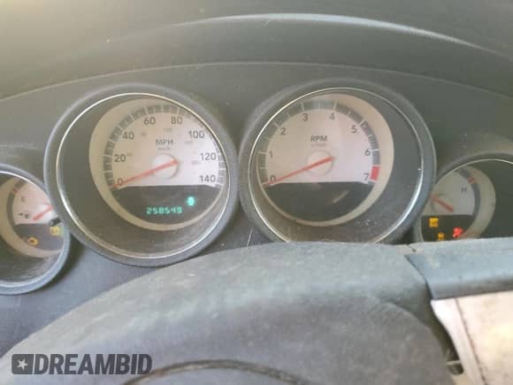 2008 Dodge Charger SE with VIN 2B3KA43G18H266917, listed as a Copart auction lot 89182945 with 258,549 mi miles and Salvage title. Bid and sale history available at DreamBid. Image 9.