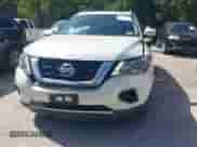 2017 Nissan Pathfinder SL z VIN 5N1DR2MM1HC680626, wystawiony jako IAAI lot #42799068 z przebiegiem 109 031 mil mil oraz . Historia ofert i sprzedaży dostępna na DreamBid. Obrazek 6.