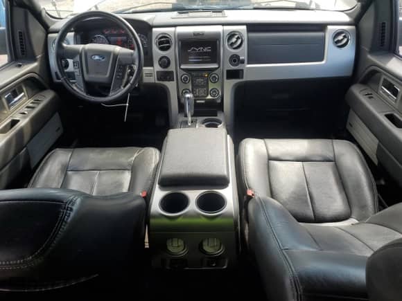 2013 Ford F-150 Lariat z VIN 1FTFW1ET9DKD98627, wystawiony jako Copart lot #70766665 z przebiegiem 171 612 mil mil oraz Szkoda całkowita • Salvage title. Historia ofert i sprzedaży dostępna na DreamBid. Obrazek 8.