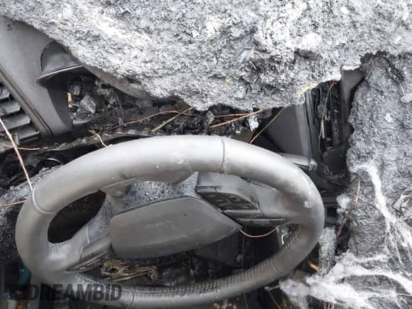 2017 Ford Escape Titanium with VIN 1FMCU9J98HUE92635, listed as a IAAI auction lot 43262055 with Not provided miles and . Bid and sale history available at DreamBid. Image 7.