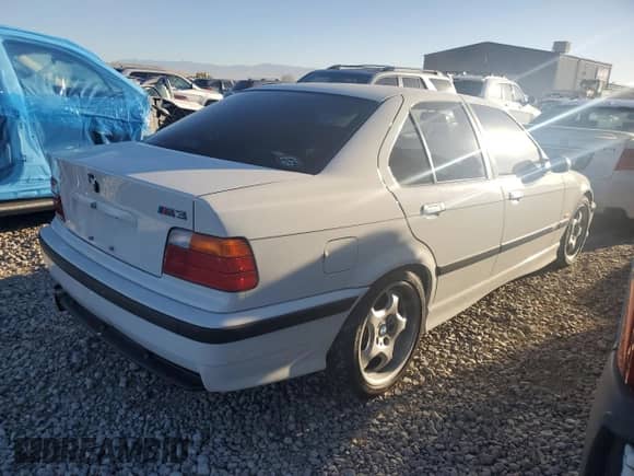 1997 BMW M3 с VIN WBSCD032XVEE11393, выставлен на аукционе Copart как лот 72560804 с пробегом 195 456 миль миль и Списание • Salvage title. История ставок и продаж доступна на DreamBid. Изображение 3.