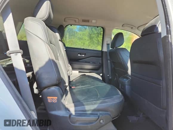 2023 Nissan Pathfinder SL с VIN 5N1DR3CA6PC220356, выставлен на аукционе Copart как лот 85092555 с пробегом 58 850 миль миль и Списание • Salvage title. История ставок и продаж доступна на DreamBid. Изображение 11.