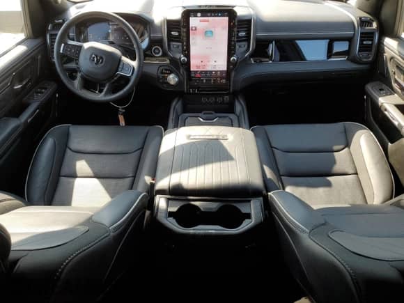 2025 Ram 1500 Limited z VIN 1C6SRFHPXSN607197, wystawiony jako Copart lot #50840935 z przebiegiem 4 756 mil mil oraz Szkoda całkowita • Salvage title. Historia ofert i sprzedaży dostępna na DreamBid. Obrazek 8.