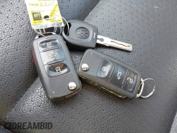 2012 Volkswagen Tiguan S с VIN WVGAV7AX8CW519403, выставлен на аукционе IAAI как лот 43183489 с пробегом 131 184 миль миль и . История ставок и продаж доступна на DreamBid. Изображение 11.