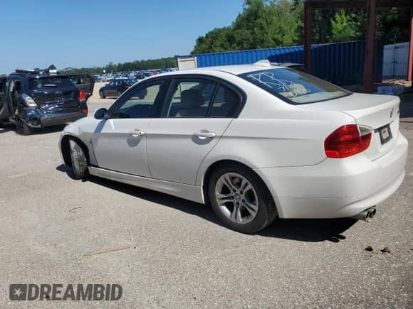 2008 BMW 3 Series 328i с VIN WBAVA37508NL51041, выставлен на аукционе Copart как лот 63373325 с пробегом 168 681 миль миль и Списание • Salvage title. История ставок и продаж доступна на DreamBid. Изображение 2.