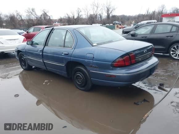 1997 Chevrolet Lumina LS with VIN 2G1WL52M9V1152877, listed as a IAAI auction lot 41465008 with 167,288 mi miles and . Bid and sale history available at DreamBid. Image 3.