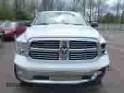 2018 Ram 1500 Big Horn z VIN 1C6RR7LG8JS258214, wystawiony jako IAAI lot #41983843 z przebiegiem 83 929 mil mil oraz . Historia ofert i sprzedaży dostępna na DreamBid. Obrazek 12.