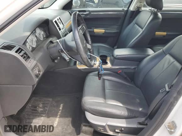 2008 Chrysler 300 Limited with VIN 2C3KA33G08H262483, listed as a Copart auction lot 59504325 with 73,748 mi miles and Salvage title. Bid and sale history available at DreamBid. Image 7.