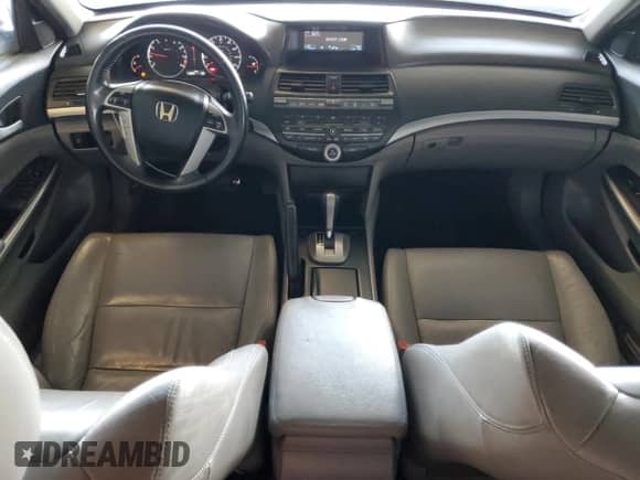 2010 Honda Accord EX-L z VIN 1HGCP2F83AA140588, wystawiony jako Copart lot #80941085 z przebiegiem 116 994 mil mil oraz Szkoda całkowita • Salvage title. Historia ofert i sprzedaży dostępna na DreamBid. Obrazek 8.