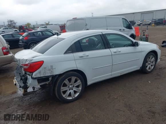 2013 Chrysler 200 Touring with VIN 1C3CCBBB7DN714204, listed as a IAAI auction lot 43469536 with 213,674 mi miles and . Bid and sale history available at DreamBid. Image 4.