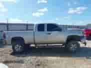 2007 GMC Sierra 1500 SLE2 z VIN 1GTEK19037Z549030, wystawiony jako IAAI lot #42489706 z przebiegiem 249 662 mil mil oraz . Historia ofert i sprzedaży dostępna na DreamBid. Obrazek 13.