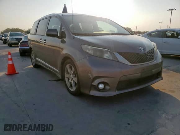 2013 Toyota Sienna SE with VIN 5TDXK3DCXDS323103, listed as a Copart auction lot 81197485 with 180,467 mi miles and Salvage title. Bid and sale history available at DreamBid. Image 4.