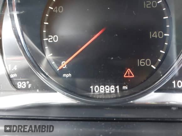 2017 Volvo S60 Inscription с VIN LYV402HK9HB153557, выставлен на аукционе IAAI как лот 42678809 с пробегом 108 961 миль миль и . История ставок и продаж доступна на DreamBid. Изображение 15.