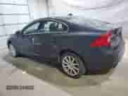 2014 Volvo S60 T5 z VIN YV1612FH6E2276916, wystawiony jako Copart lot #69001855 z przebiegiem 121 441 mil mil oraz Szkoda całkowita • Salvage title. Historia ofert i sprzedaży dostępna na DreamBid. Obrazek 2.