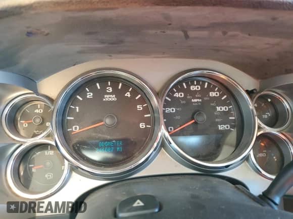 2009 Chevrolet Silverado 1500 LT z VIN 1GCEK29009Z110179, wystawiony jako Copart lot #81288225 z przebiegiem 246 087 mil mil oraz Szkoda całkowita • Salvage title. Historia ofert i sprzedaży dostępna na DreamBid. Obrazek 9.