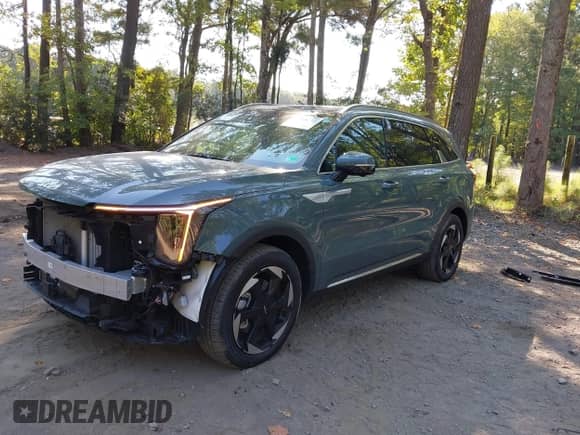 2025 Kia Sorento SX Prestige with VIN KNDRKDJG7S5305800, listed as a IAAI auction lot 43160232 with 19,176 mi miles and . Bid and sale history available at DreamBid. Image 18.