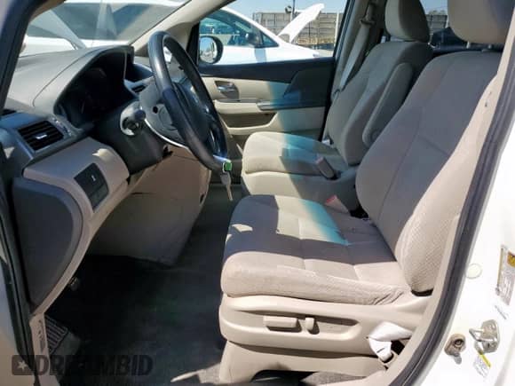 2016 Honda Odyssey LX z VIN 5FNRL5H22GB142475, wystawiony jako Copart lot #83766385 z przebiegiem 94 436 mil mil oraz Czysty tytuł • Clean title. Historia ofert i sprzedaży dostępna na DreamBid. Obrazek 7.