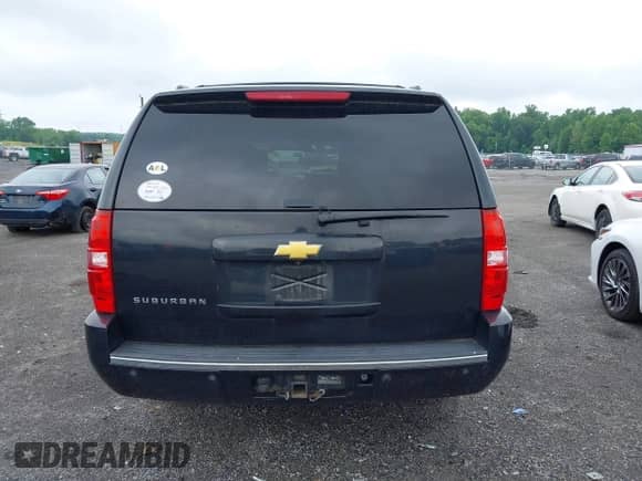 2013 Chevrolet Suburban LTZ с VIN 1GNSKKE72DR279349, выставлен на аукционе IAAI как лот 42518813 с пробегом 173 886 миль миль и . История ставок и продаж доступна на DreamBid. Изображение 17.
