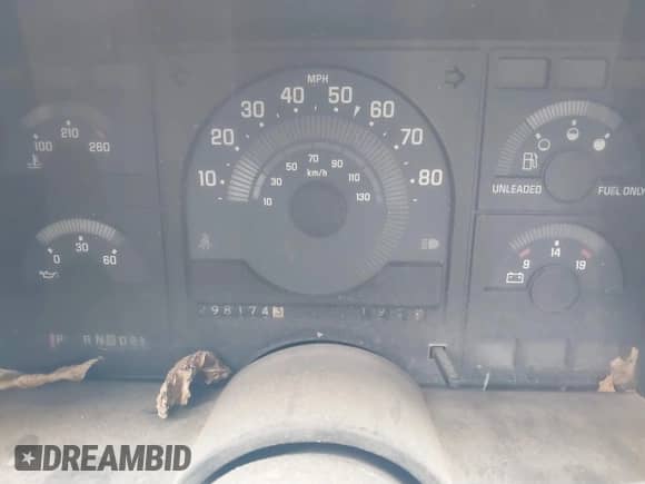 1988 GMC Sierra 1500 с VIN 1GTDK14K6JZ518298, выставлен на аукционе IAAI как лот 41714525 с пробегом 298 174 миль миль и . История ставок и продаж доступна на DreamBid. Изображение 7.