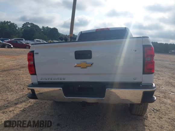 2015 Chevrolet Silverado 1500 LT z VIN 1GCVKREH5FZ400305, wystawiony jako IAAI lot #42626165 z przebiegiem Nie podano mil oraz . Historia ofert i sprzedaży dostępna na DreamBid. Obrazek 16.